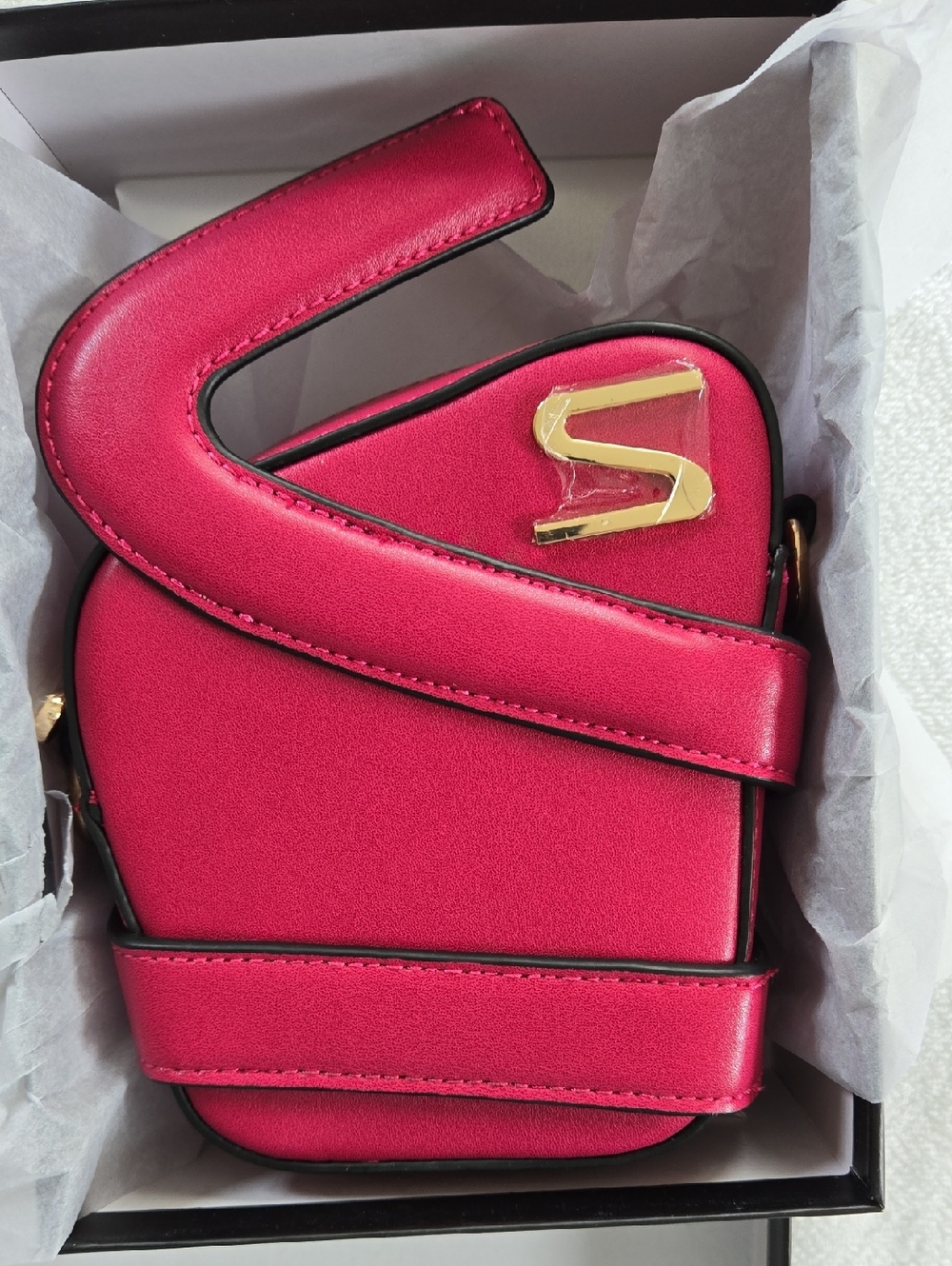Cise Rasberry Cross Body Bag